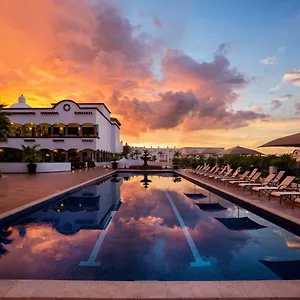 https://grand-residences-riviera-cancun.allrivieramayahotels.com